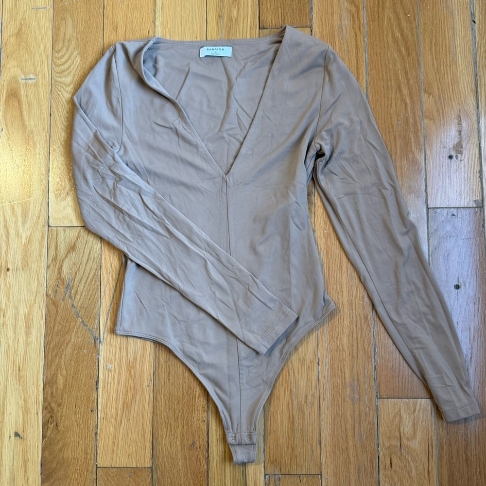 Aritzia Tan V Neck Body Suit M
